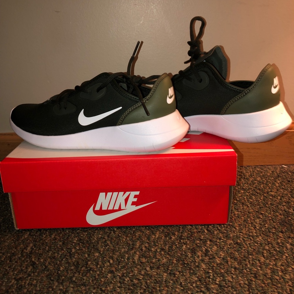 Nike Hakata Casual Shoe